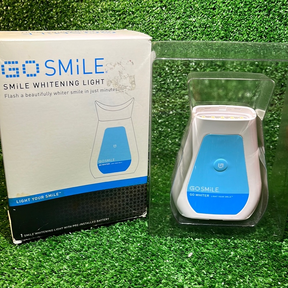 Go Smile SMILE WHITENING LIGHT WITH BOX